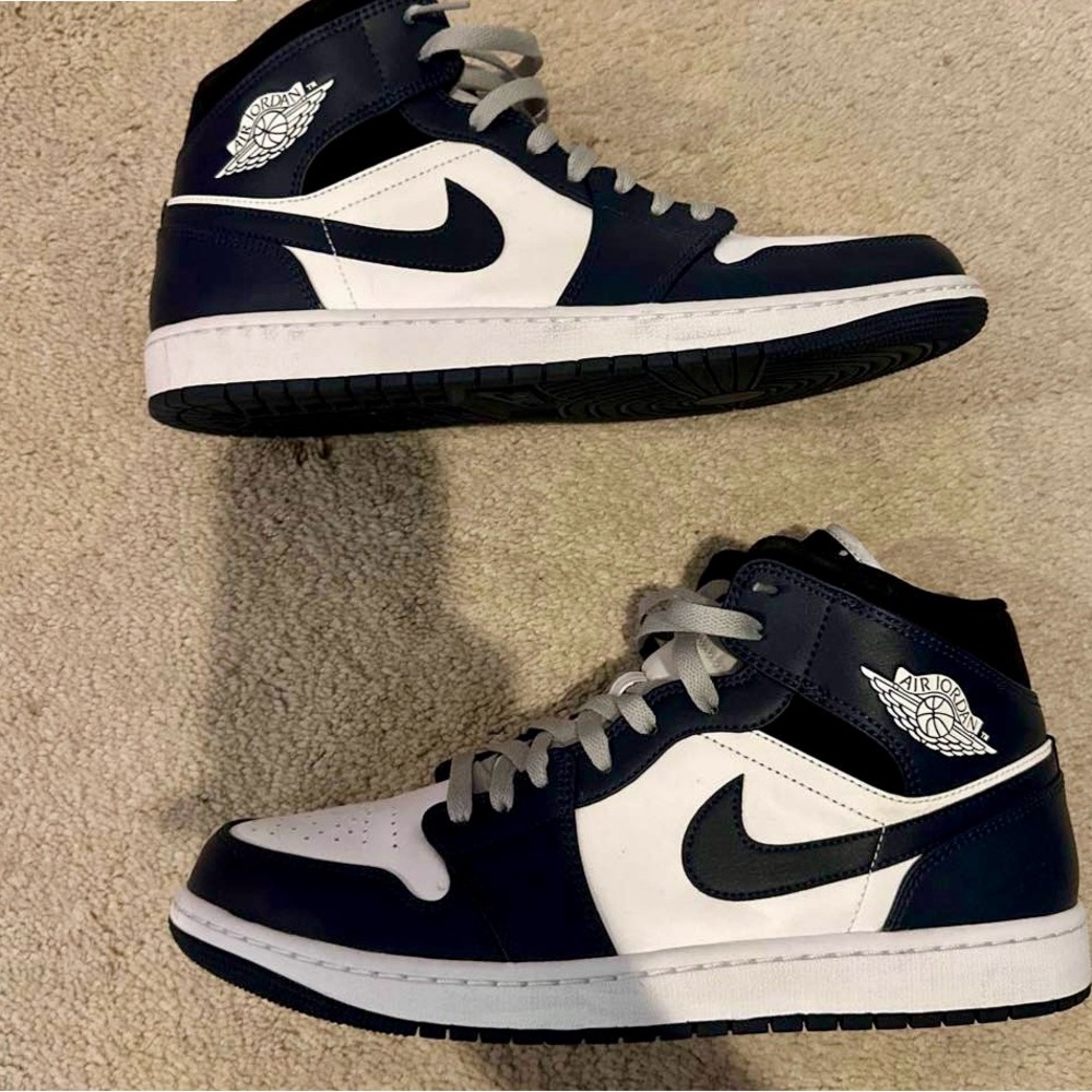 Men’s Jordan 1 Mid Armory Navy Size 11.5